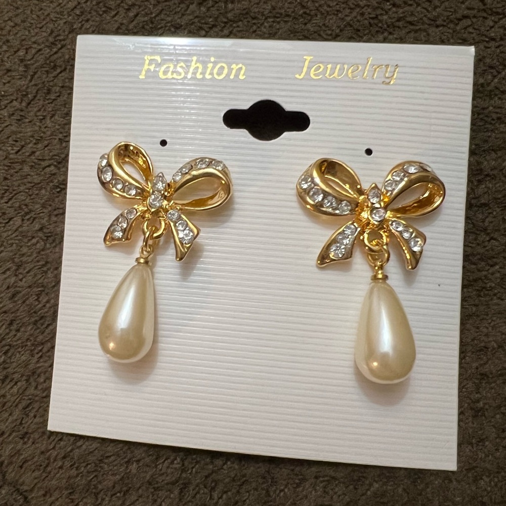 Studded Bow Pearl Drop Earring